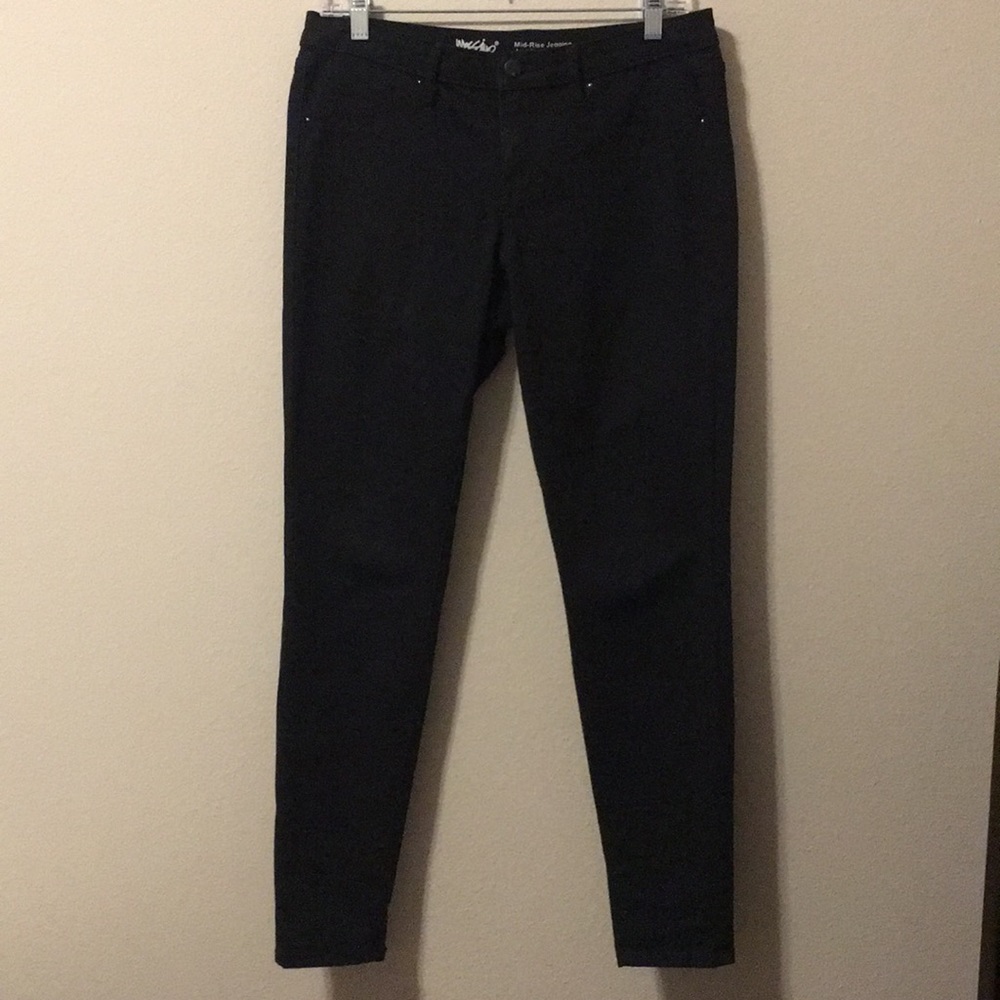 🌹Black Mid-Rise Jegging🌹